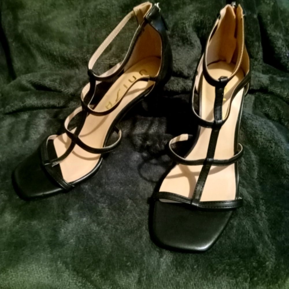Women's Unisa, Fennie Sandal FENNIE-BLK02 Black Synthetic Size 6
